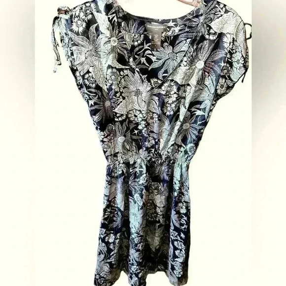 Banana Republic size 6 silk forest green floral Summer cap sleeve dress. VGUC - Picture 2 of 11